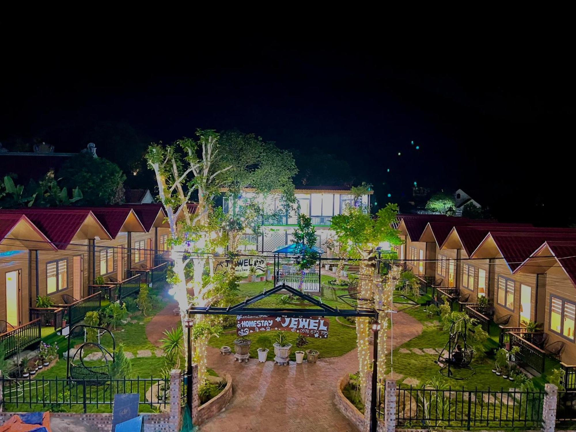 Jewel Lodge